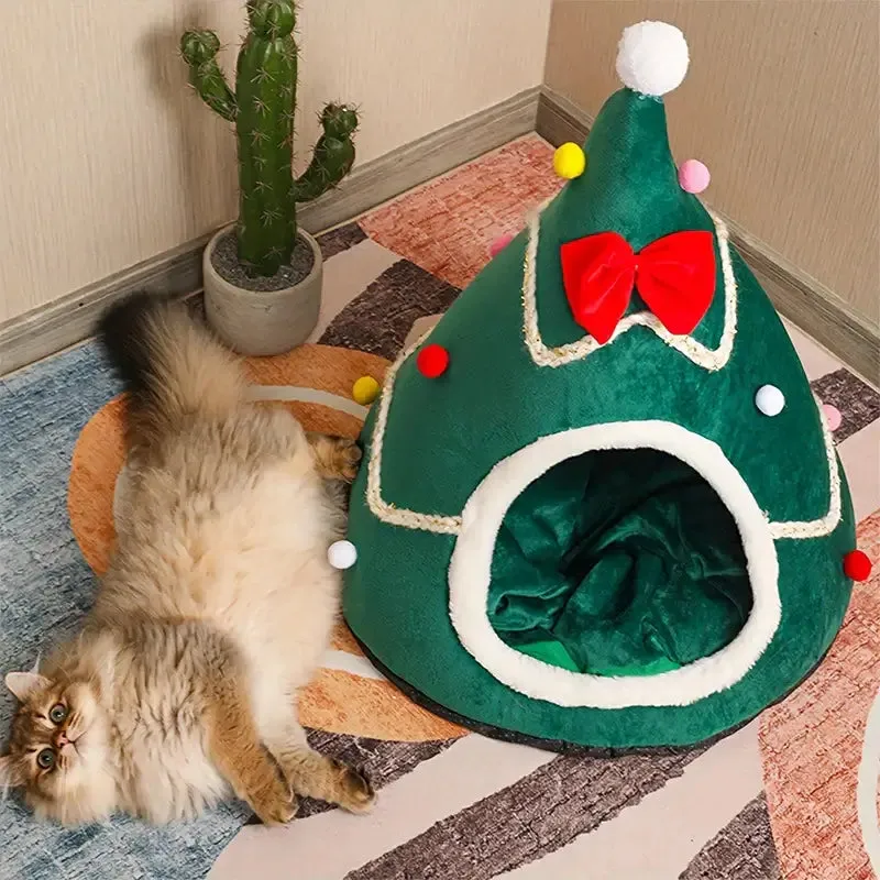 Cozy Christmas Tree Cat & Dog Bed - Winter Pet Haven