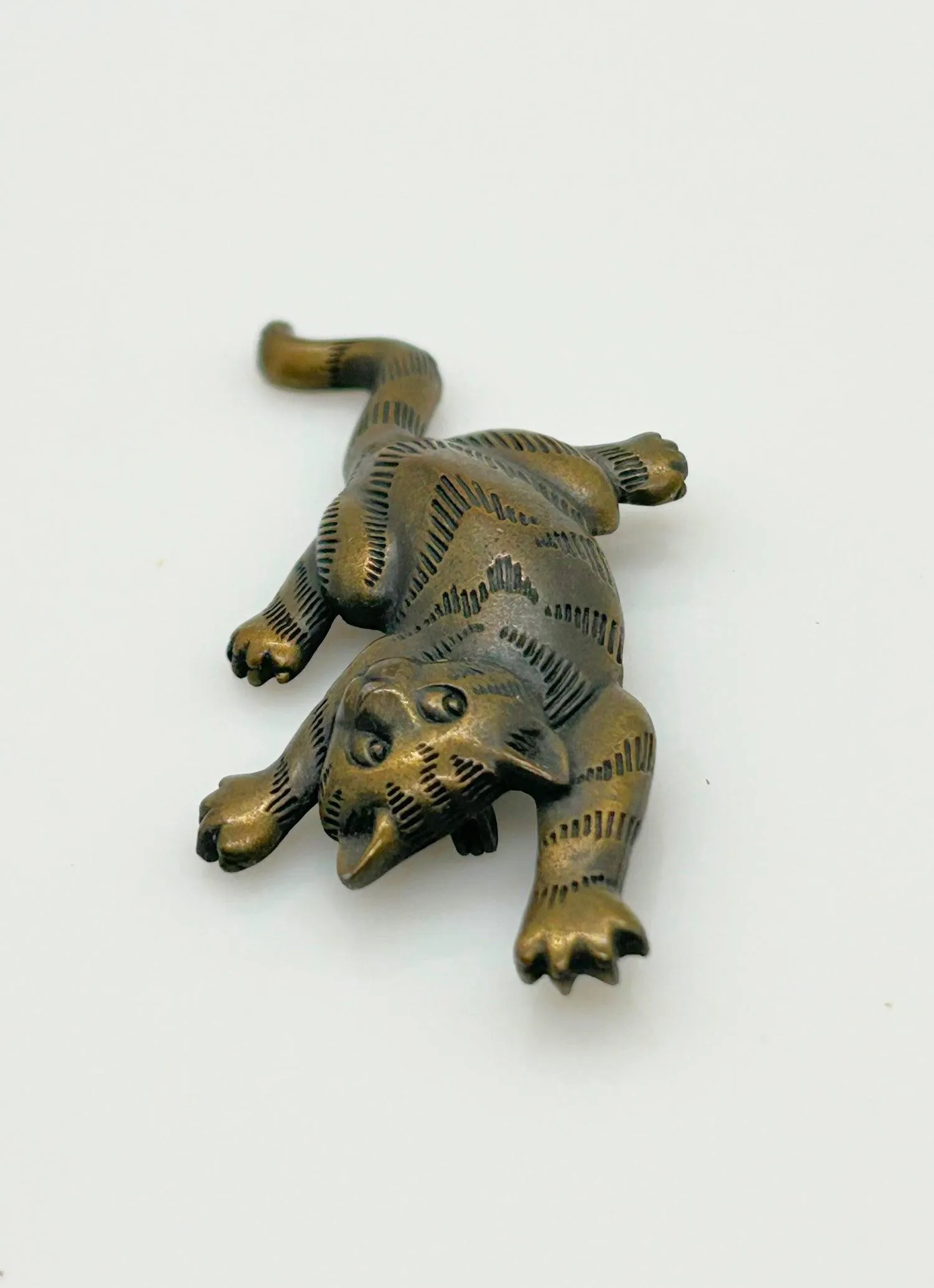 Whimsical 1980s JJ Climbing Cat Pin